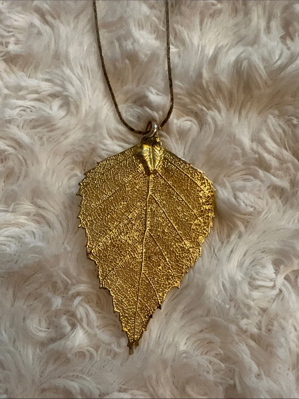 Gold Leaf Pendant Necklace - Elegant Women’s Jewelry